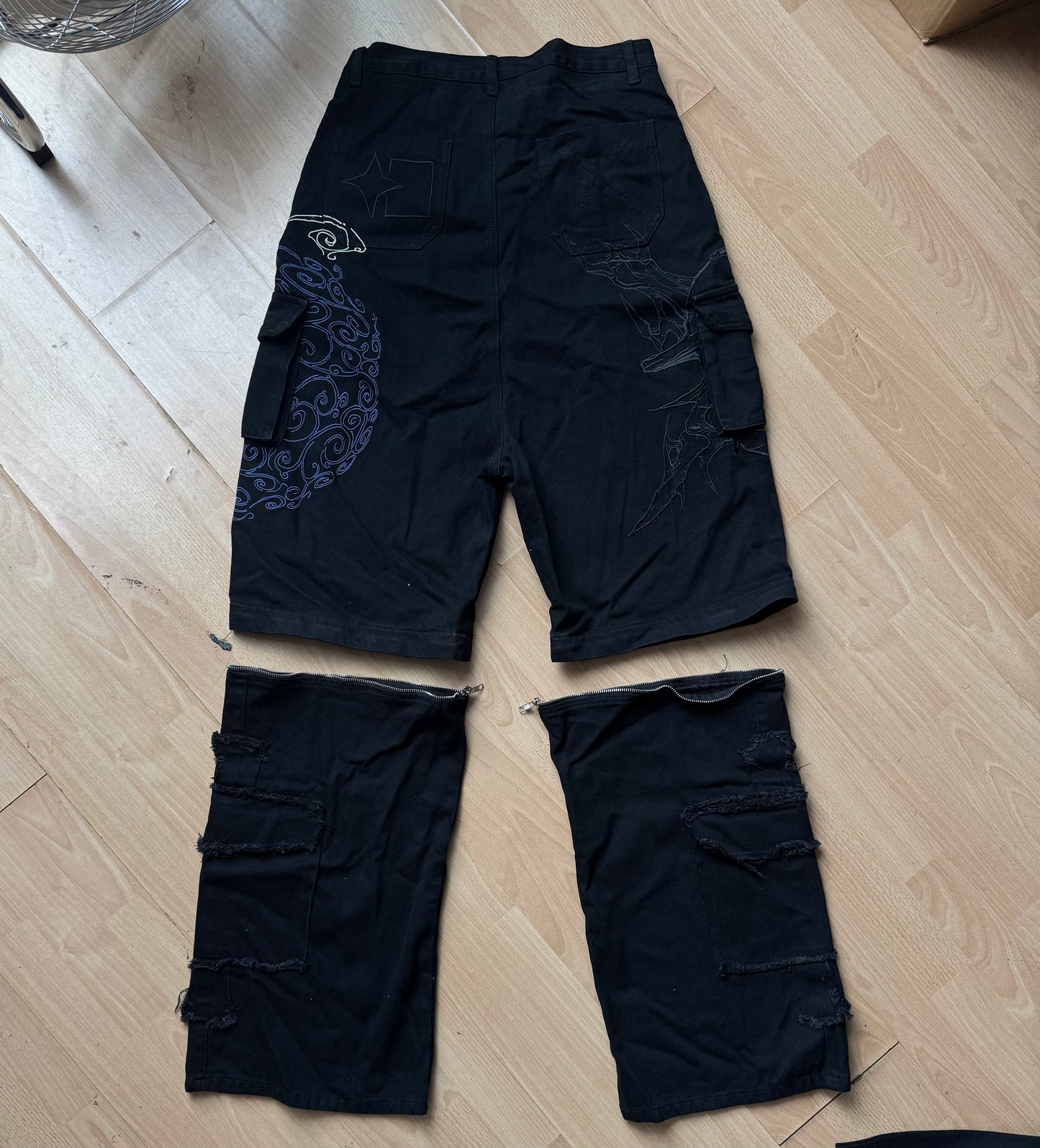SAMPLE - BRING IT ONN CONVERTIBLE PANTS - SIZE L - 1 OF 1