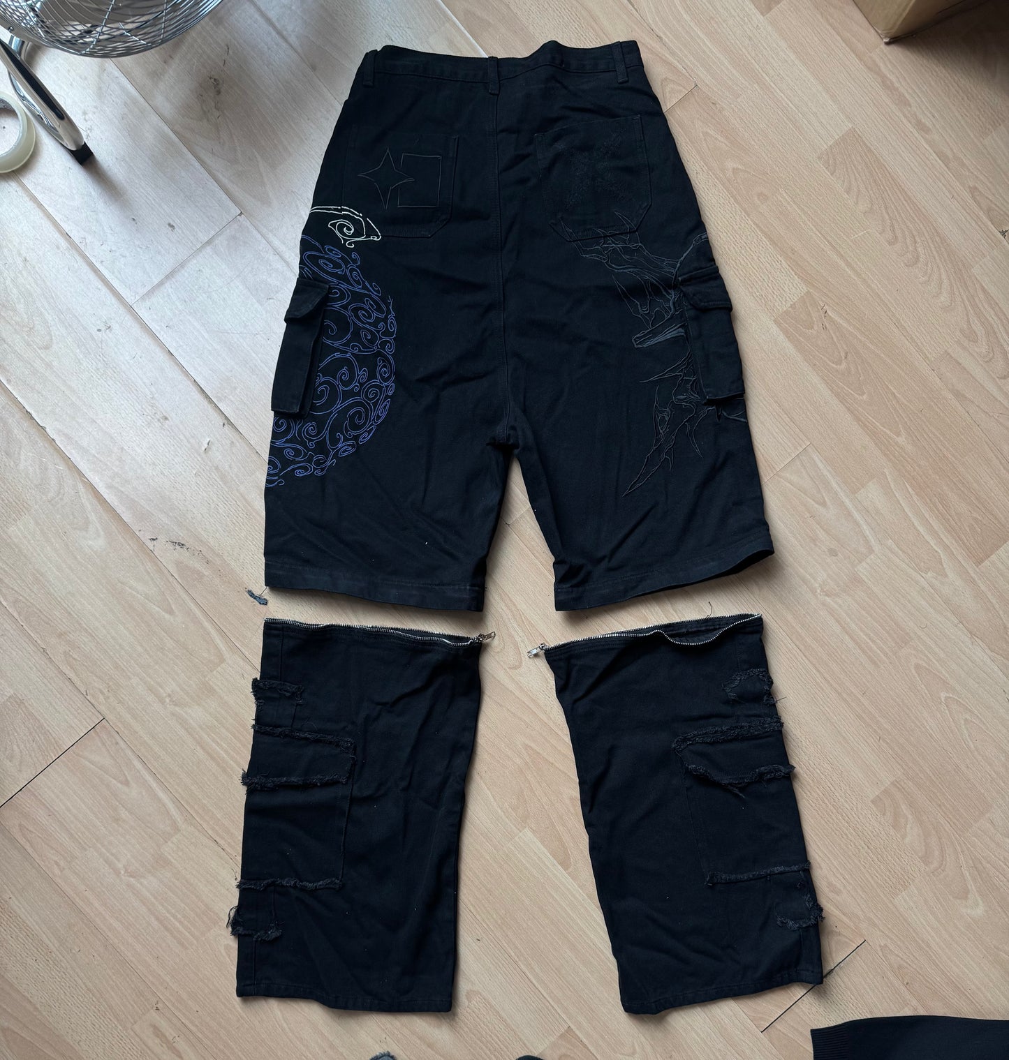 SAMPLE - BRING IT ONN CONVERTIBLE PANTS - SIZE L - 1 OF 1